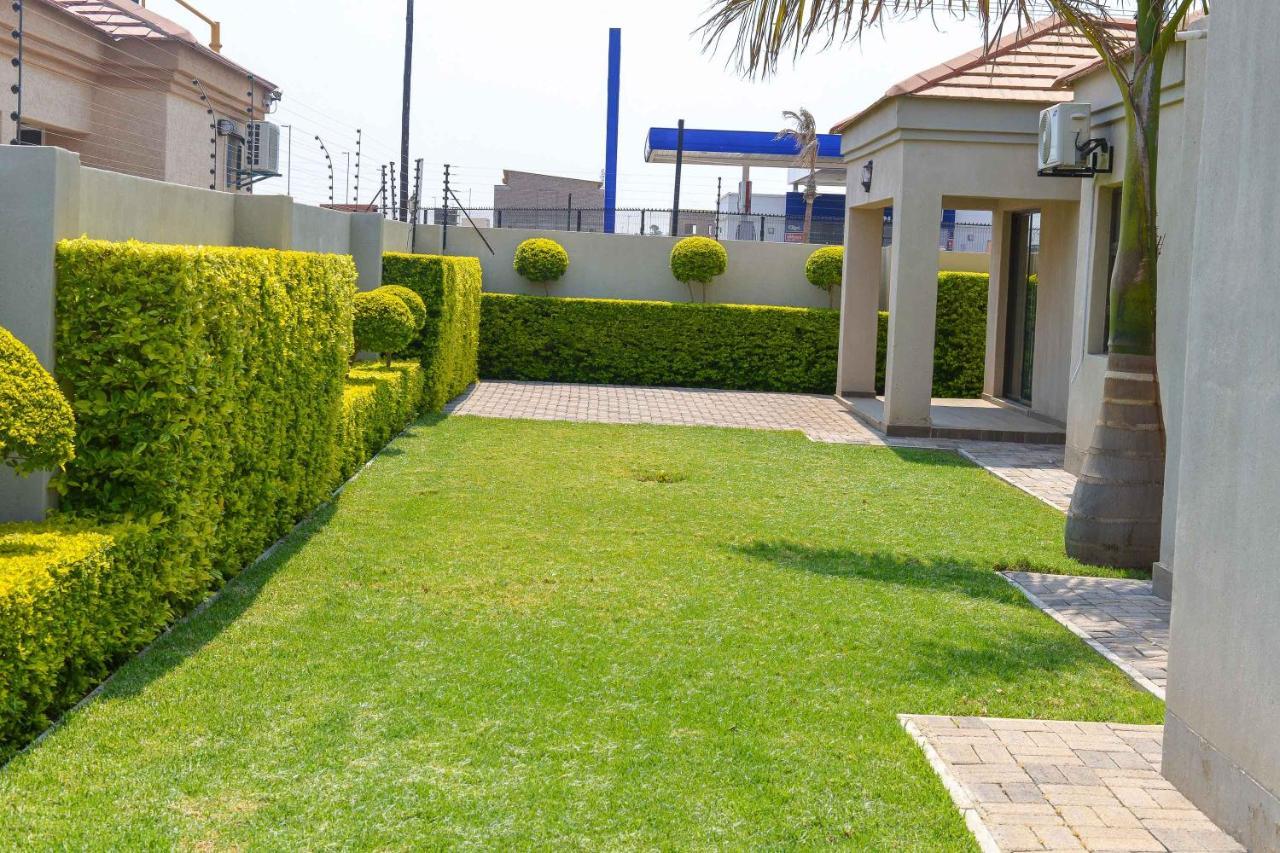 Immaculate Villa Gaborone Eksteriør bilde