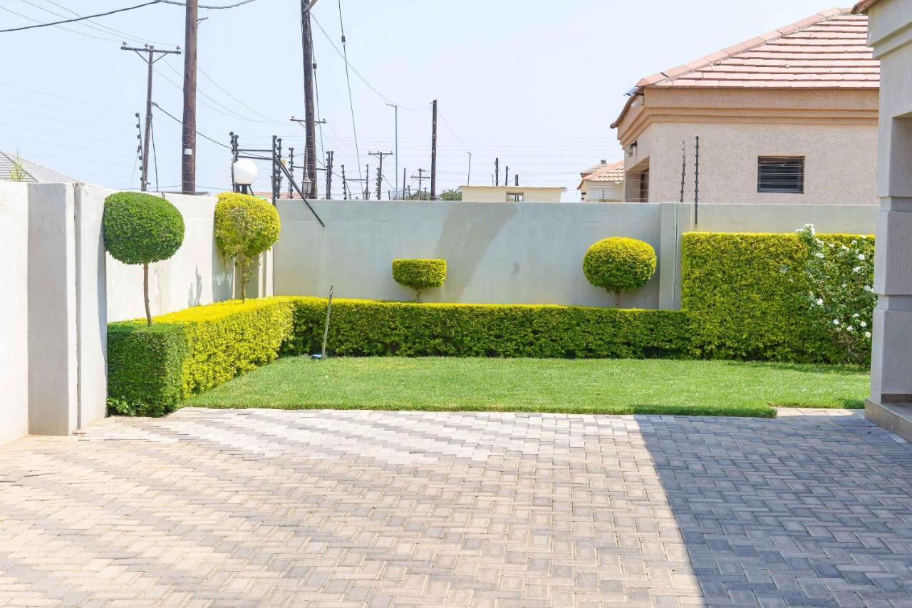 Immaculate Villa Gaborone Eksteriør bilde